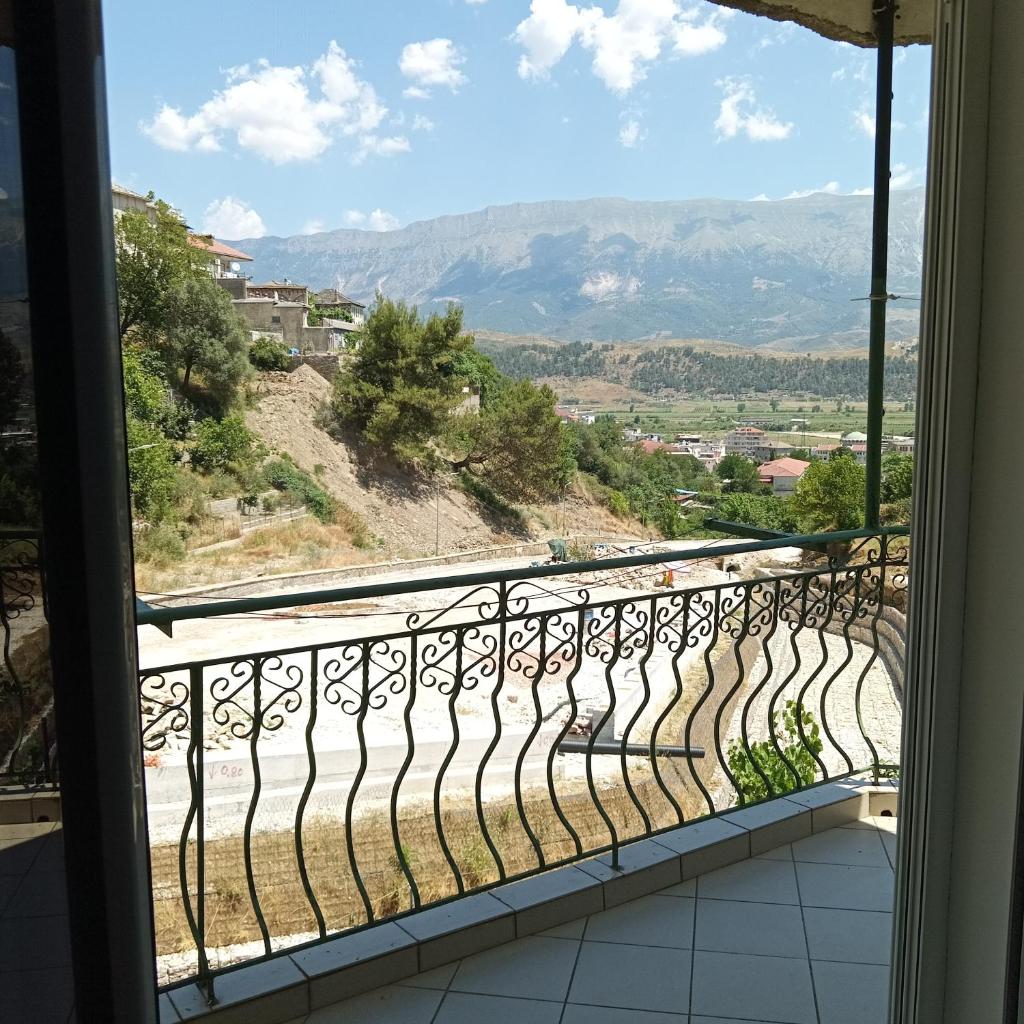 Vera's house photo 3