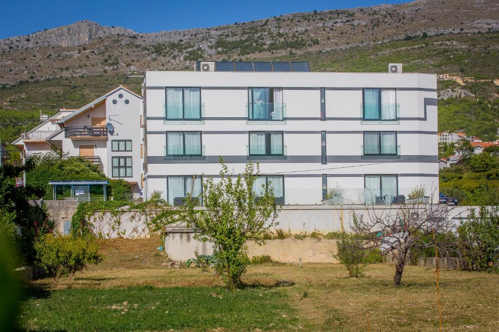 Hotel Jona photo 1