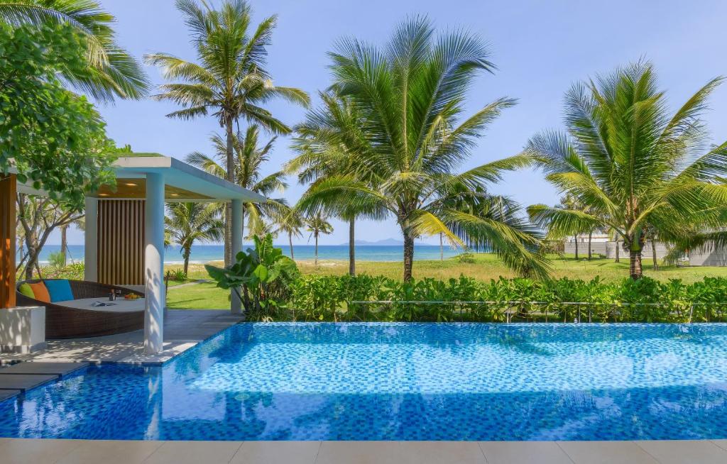 The FIVE 8 BR Ocean Villas Da Nang