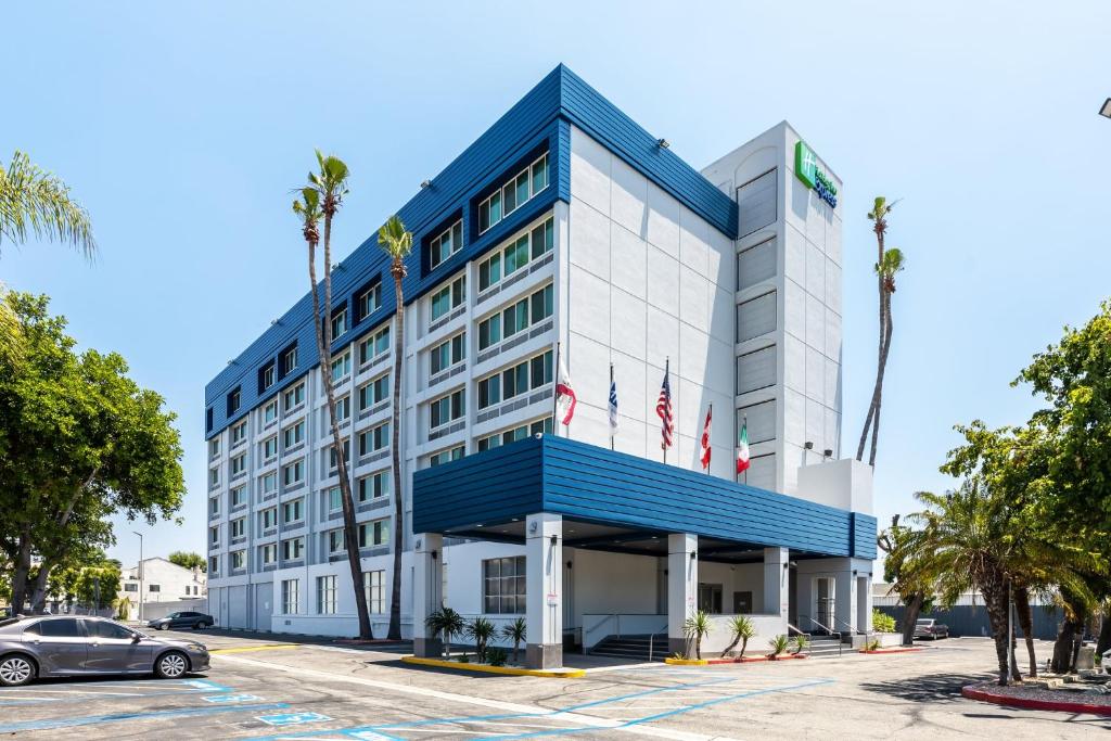 Holiday Inn Express Van Nuys, an IHG Hotel image