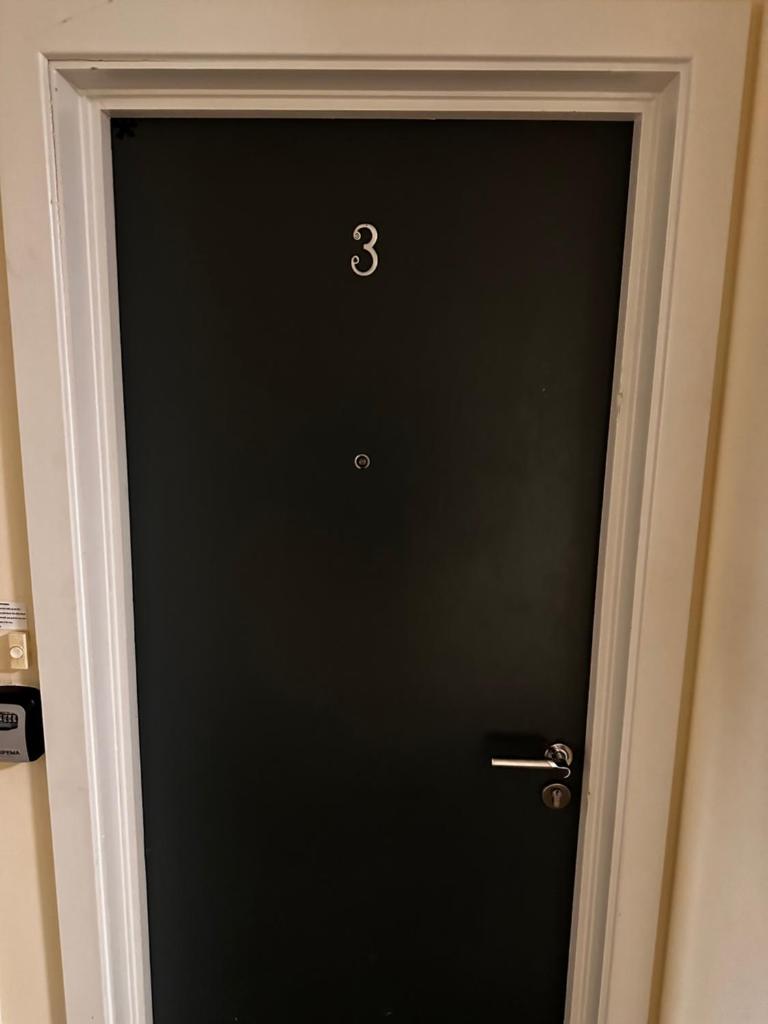 5 Halifax House, apartment 3 - Tap to explore photos