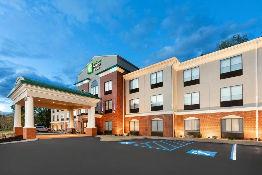 Holiday Inn Express Hotel & Suites DuBois, an IHG Hotel image