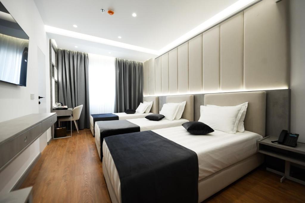 Naos Luxury Hotel photo 3