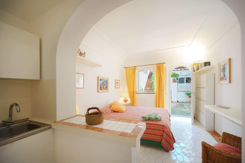 La Piccola, Capri