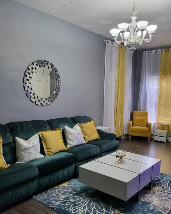 3BR 1BA, AC Wi-fi, OSU, Free parking, washer and Dryer image