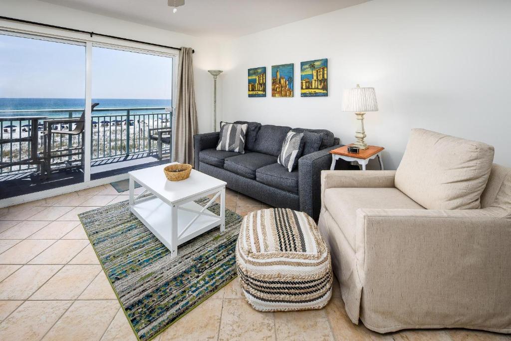 Pelican Isle 214 image