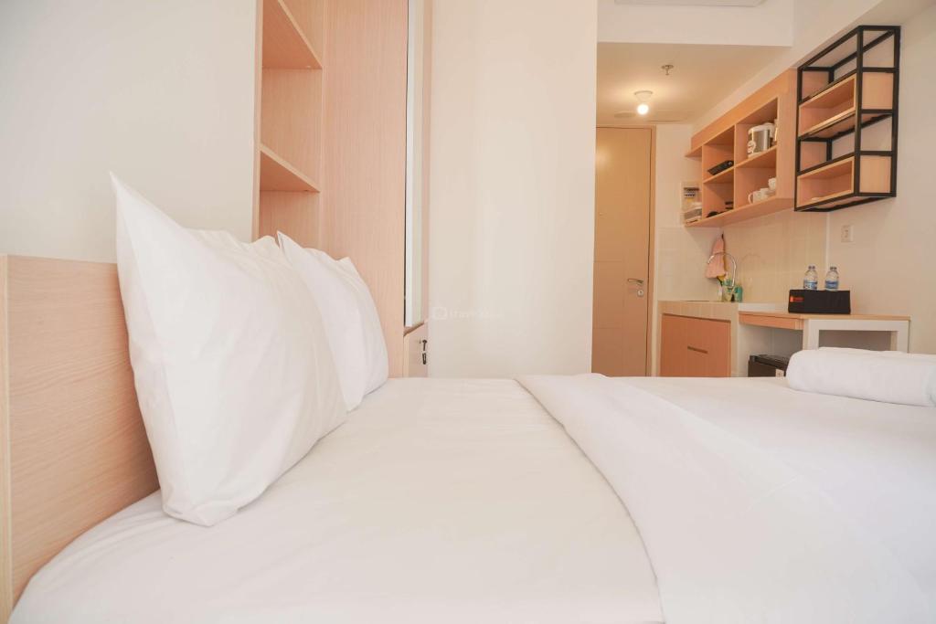 Comfy and Enjoy Studio at Tokyo Riverside PIK 2 Apartment By Travelio
