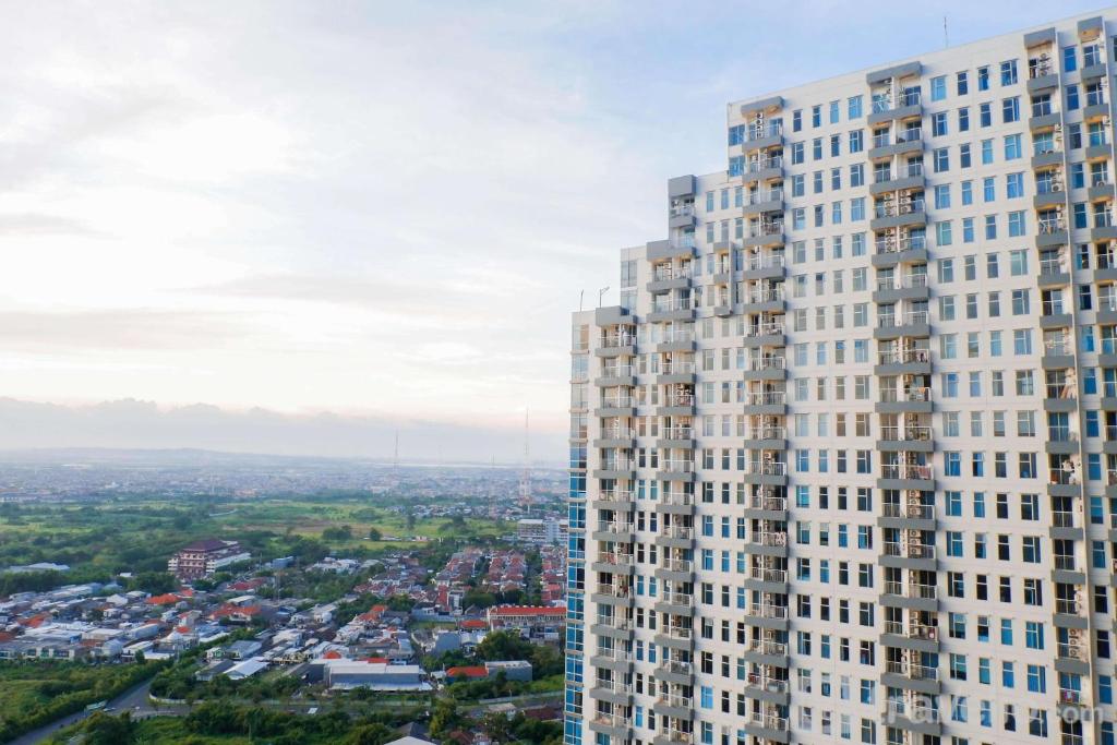 Spacious 2BR Connected to Mall at Anderson Supermall Mansion Apartment By Travelio