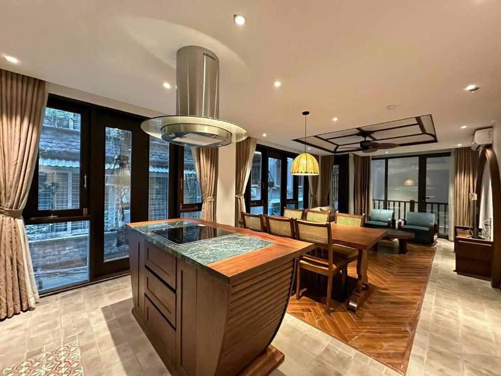 3 Bedrooms Apartment