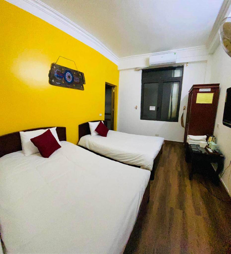 Khuyên Ngọc Hotel