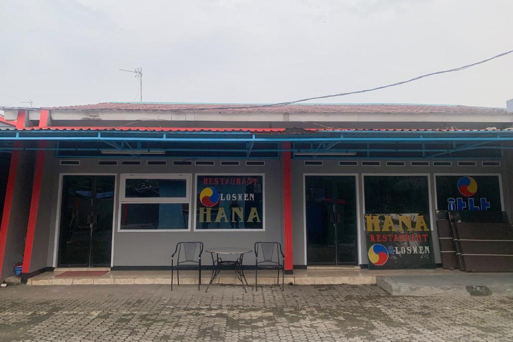 Hana Losmen RedPartner photo 1