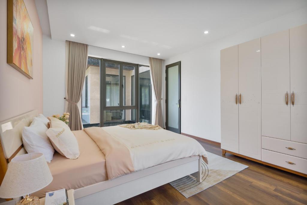 May Crystal Villa 5BR private pool near the beach