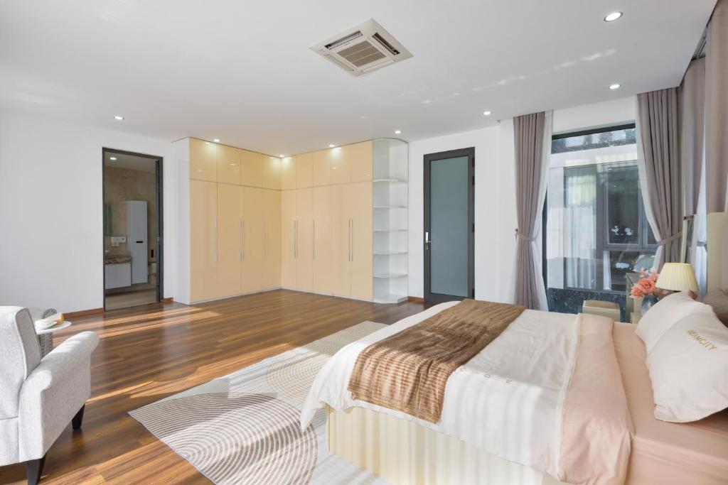 May Crystal Villa 5BR private pool near the beach