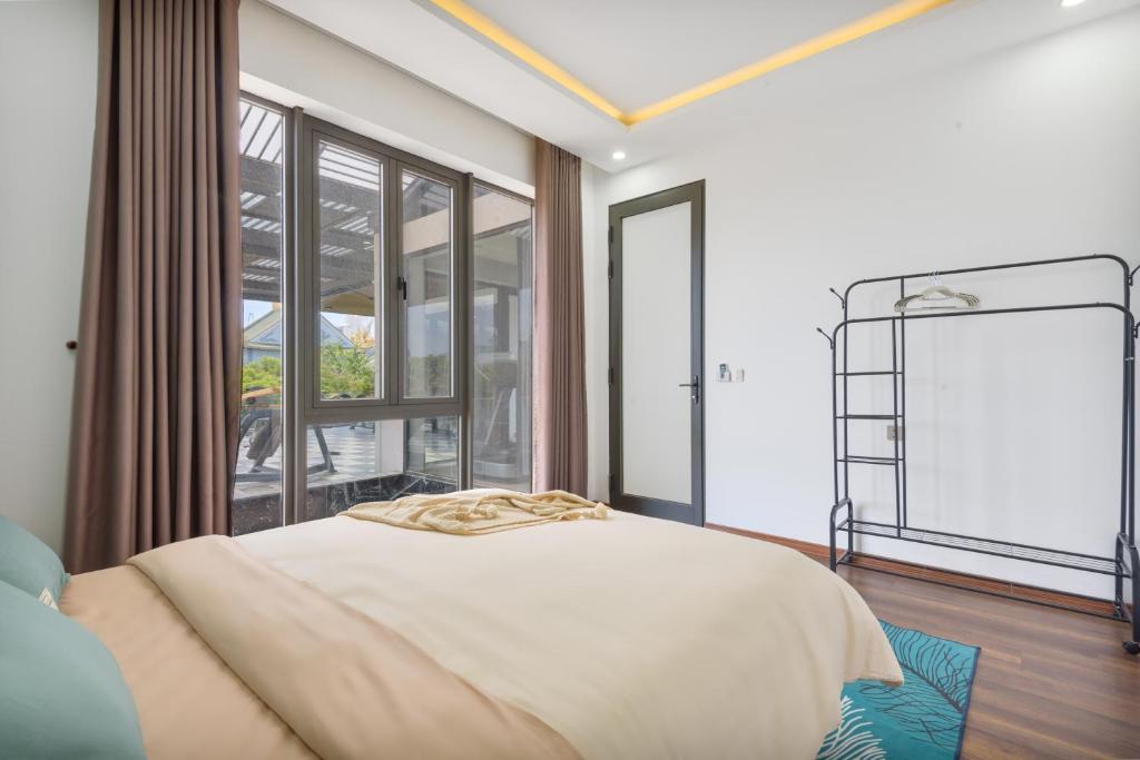 May Crystal Villa 5BR private pool near the beach