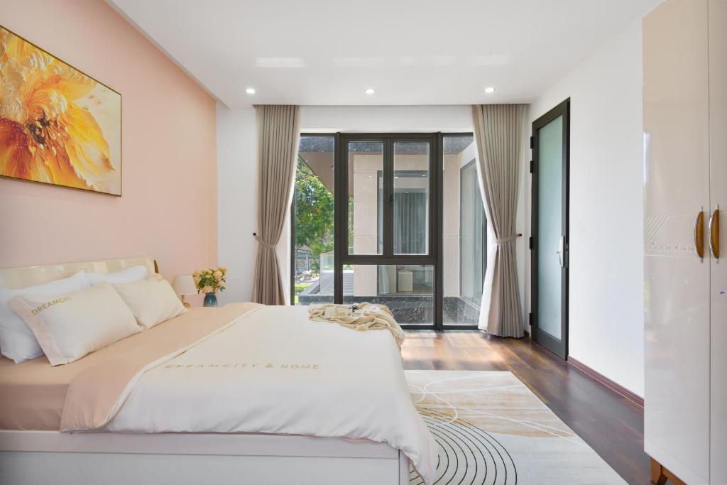 May Crystal Villa 5BR private pool near the beach