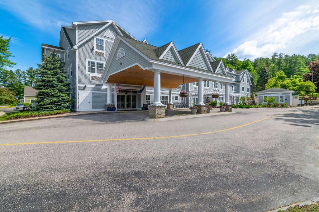 Comfort Inn & Suites North Conway image