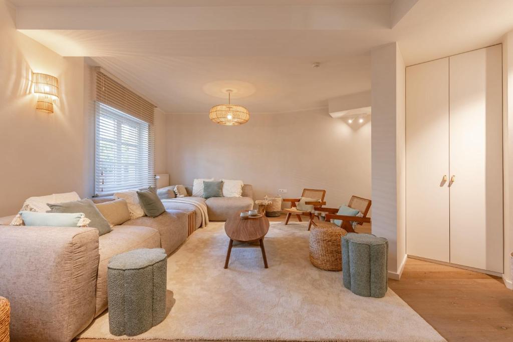 Huswell - Beautiful home for 14 guests , pets are welcome photo 1