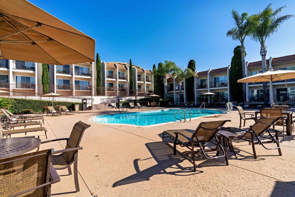 Best Western Plus Royal Oak Hotel image