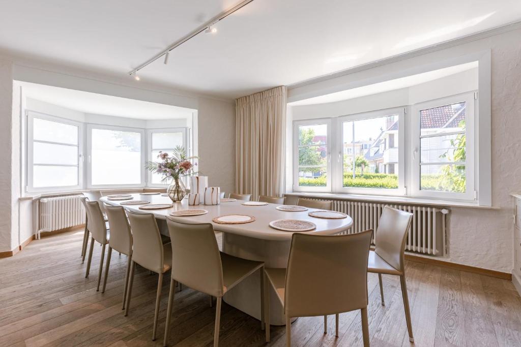 Huswell - Beautiful home for 14 guests , pets are welcome photo 2