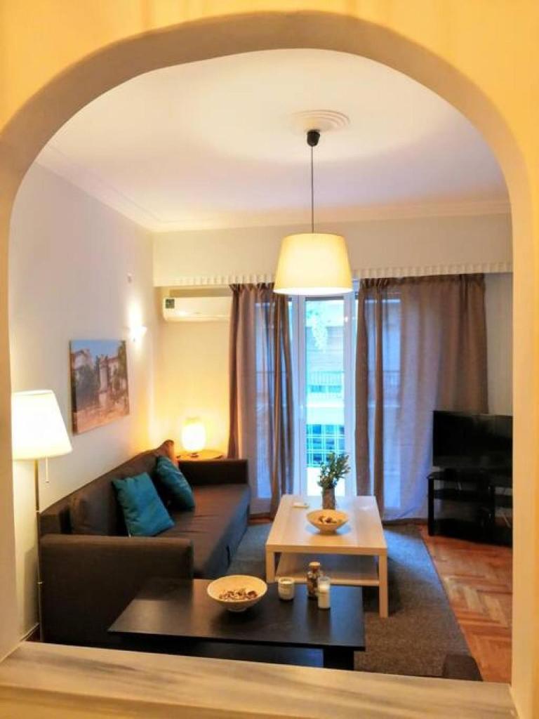 Comfortable Apartment in Acropolis - Tap to explore photos