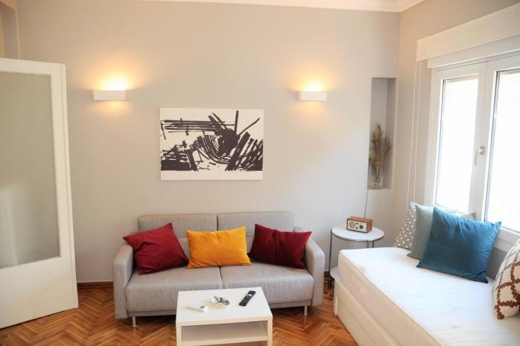 Lovely Apartment Under the Acropolis - Tap to explore photos