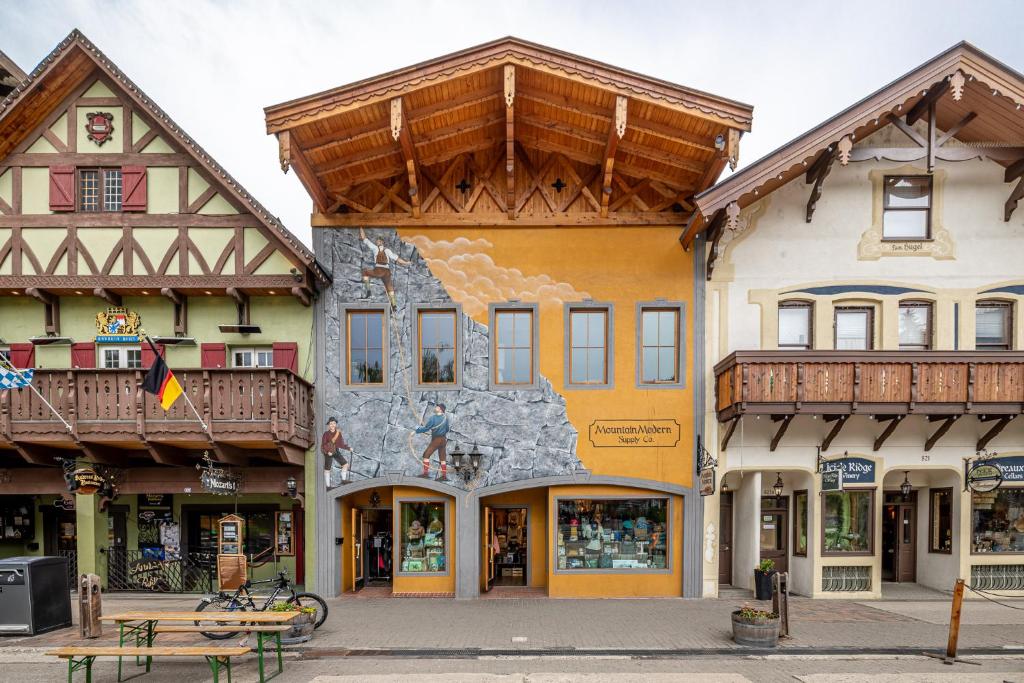 Bavarian Lodge Suites image