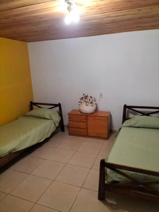 Hermosa casa en zona residencial de Luján cerca de la montaña y las bodegas photo 2