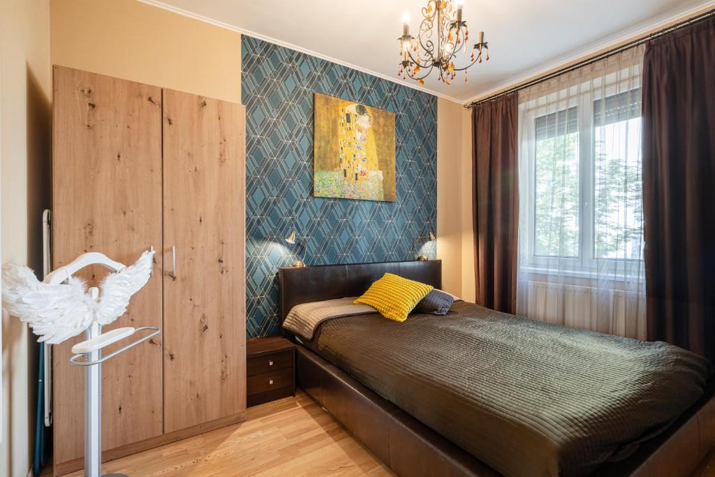 Angel Apartment with Free Garage Parking - Tap to explore photos