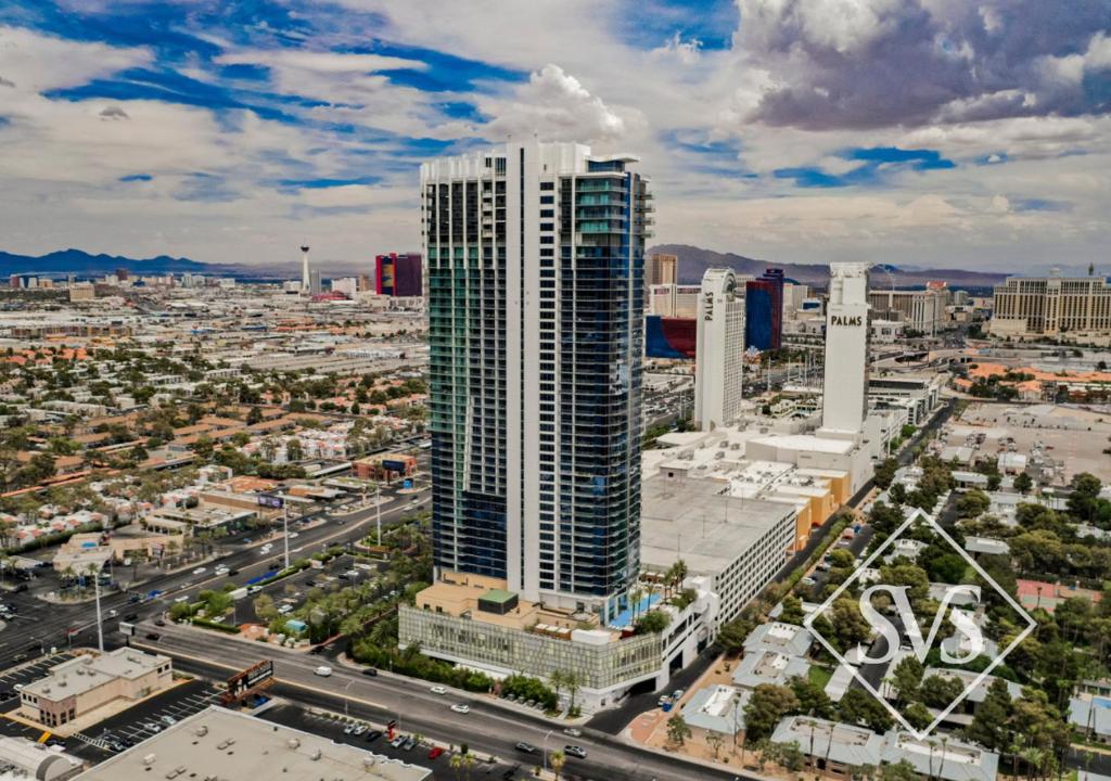 StripViewSuites Two-Bedroom Conjoined Suite at Palms Place image