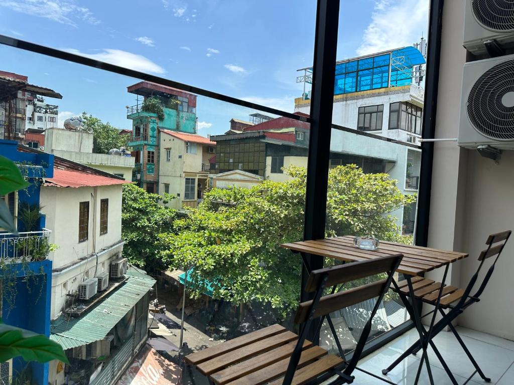 Add 17Gia Ngu 4rd floor City view elevator available