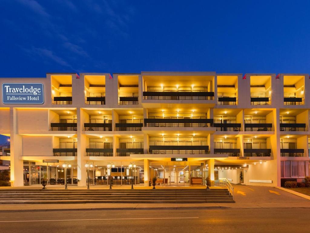 Travelodge by Wyndham Niagara Falls Fallsview photo 1