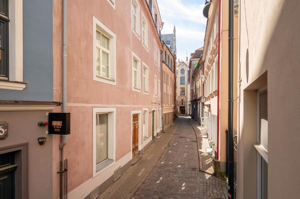 Amazing Riga Old Town apartment - Tap to explore photos