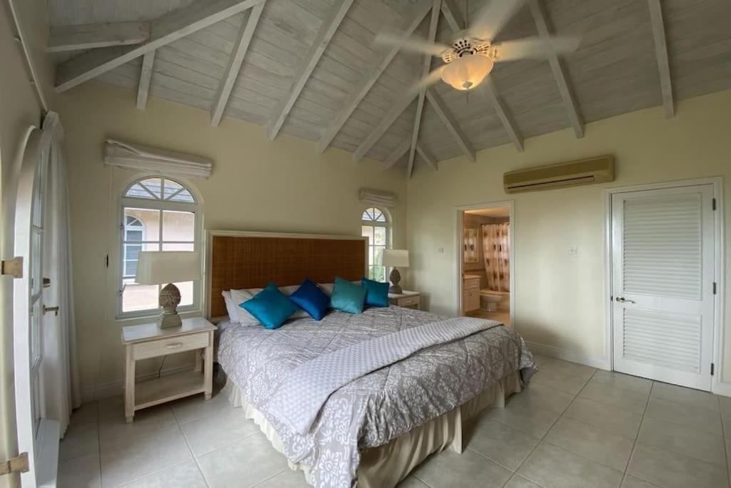 Luxury 3 Br 3 Bth Townhouse in Gated Community photo 1