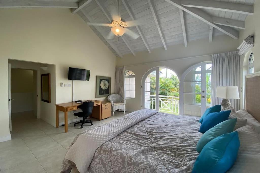 Luxury 3 Br 3 Bth Townhouse in Gated Community photo 3