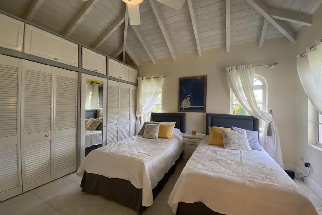 Luxury 3 Br 3 Bth Townhouse in Gated Community photo 4