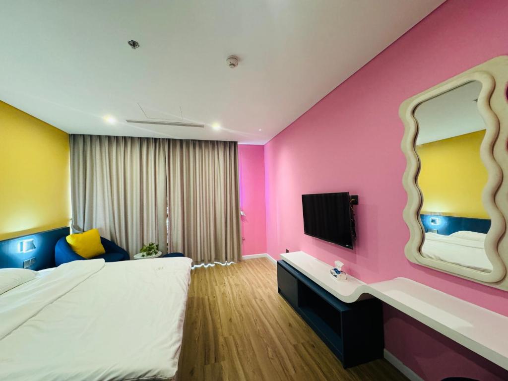 Flamingo Linh Trường Ivy House