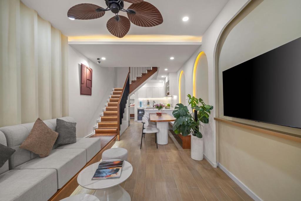 June House - Walk to Dragon Bridge