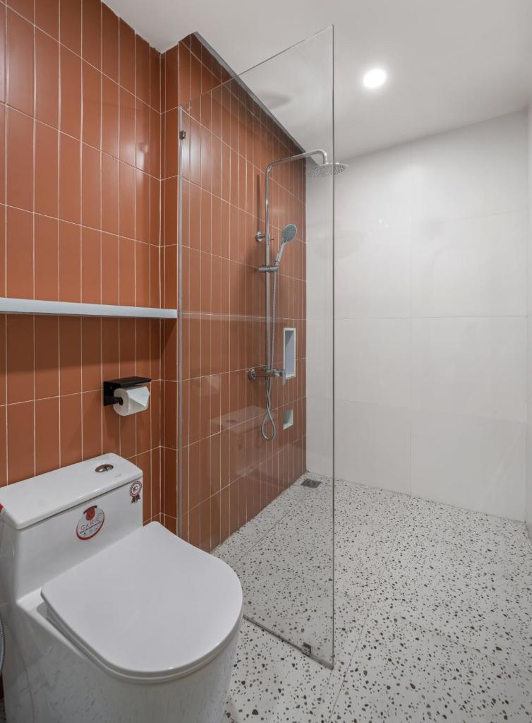 June House - Walk to Dragon Bridge