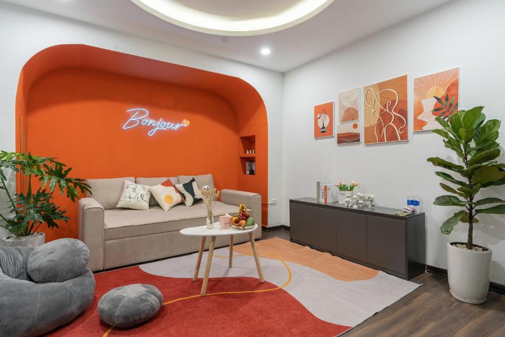 Harmony Home-Projector-Bathtub- Spacious