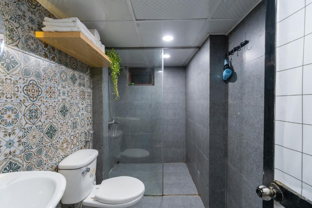 Harmony Home-Projector-Bathtub- Spacious