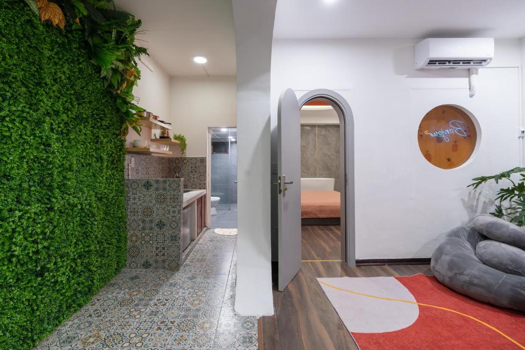 Harmony Home-Projector-Bathtub- Spacious