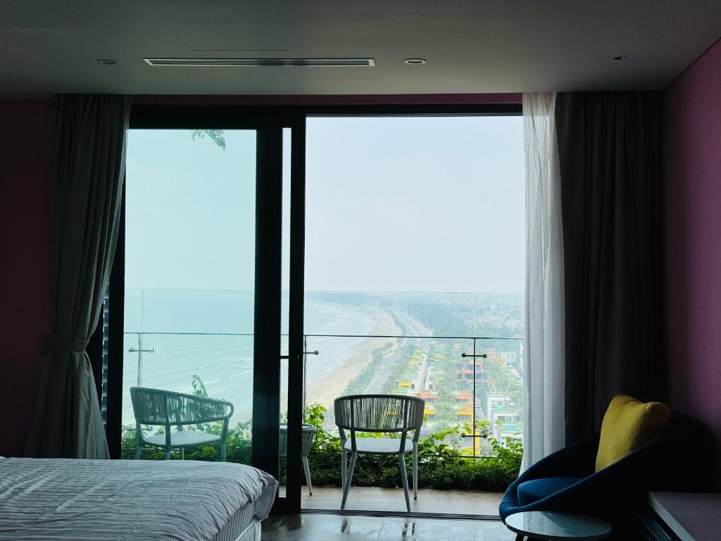 Flamingo Linh Trường Ivy House