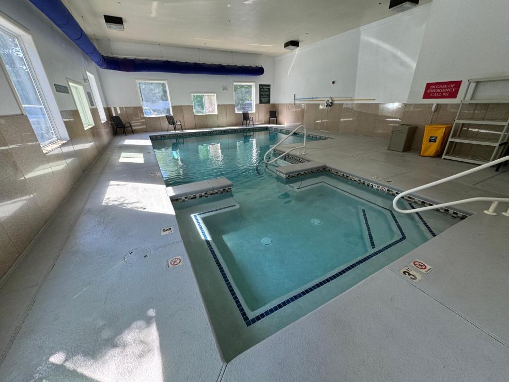 Country Suites Absecon (Atlantic City, NJ) image