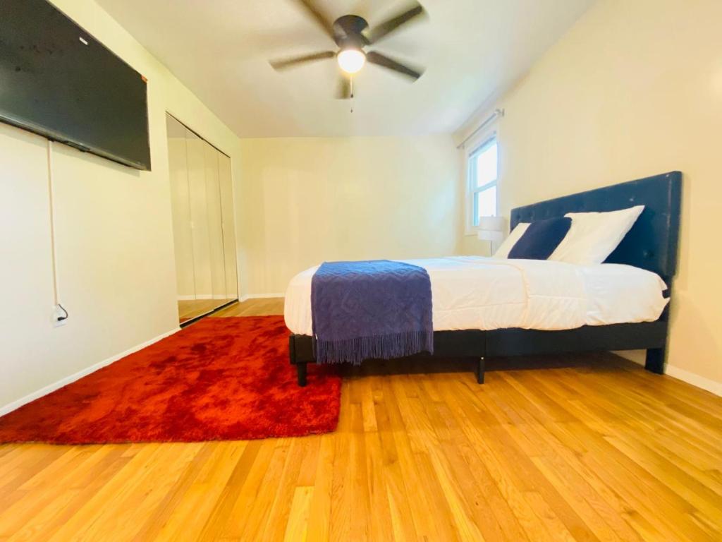 Luxury Master Bedroom in Laurel #5 image