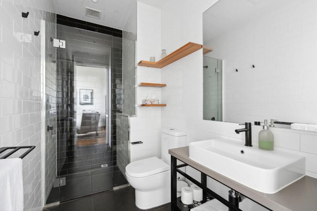 Devlin 103 Luxe Apartment photo 3