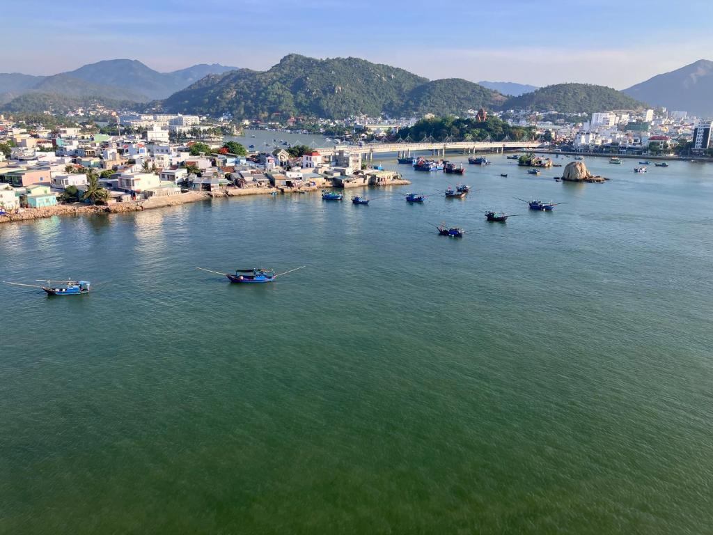 Vịnh Hoàng Hôn - Tháp Bà - Chợ Đầm