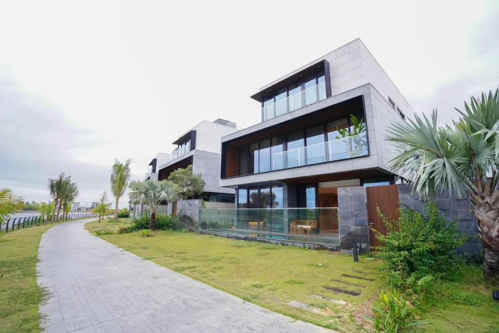 One River Pool Villas Da Nang