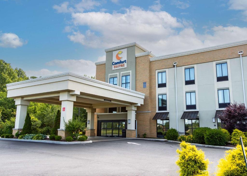 Comfort Suites Youngstown North image