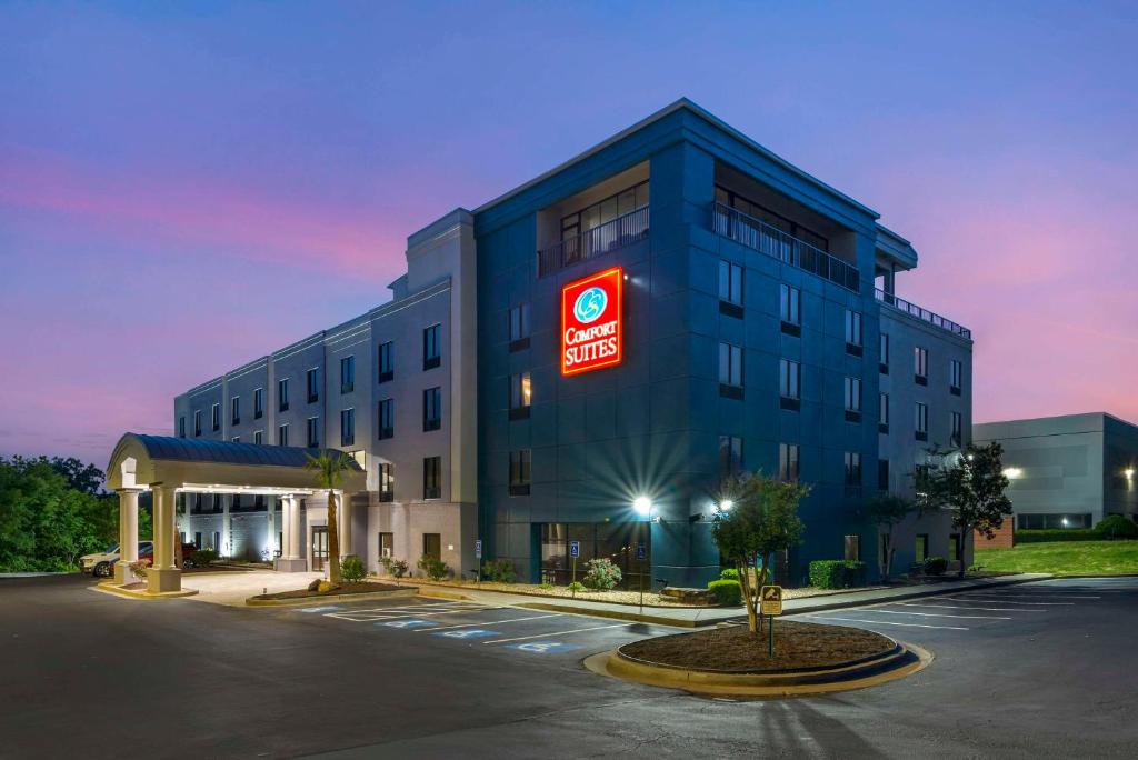 Comfort Suites Atlanta Airport image