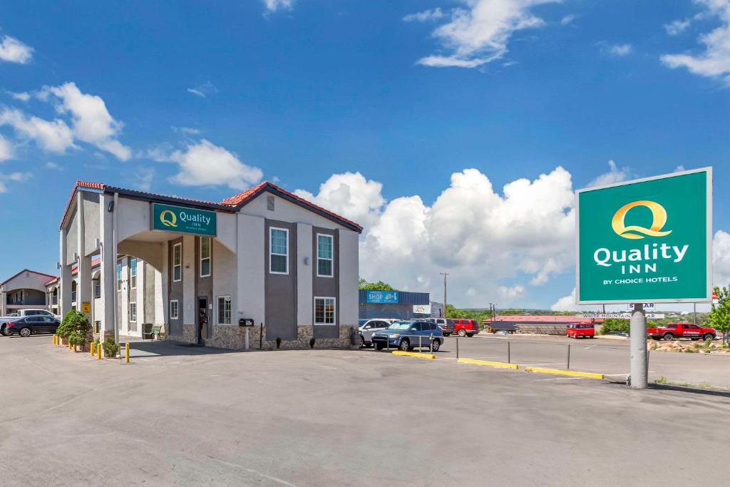 Quality Inn Show Low image